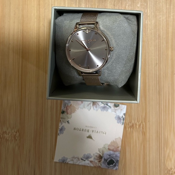 OLIVIA BURTON WATCH WITH 34mm ROSE GOLD WITH GREY TONE FACE & MESHBRACELET - Picture 5 of 6